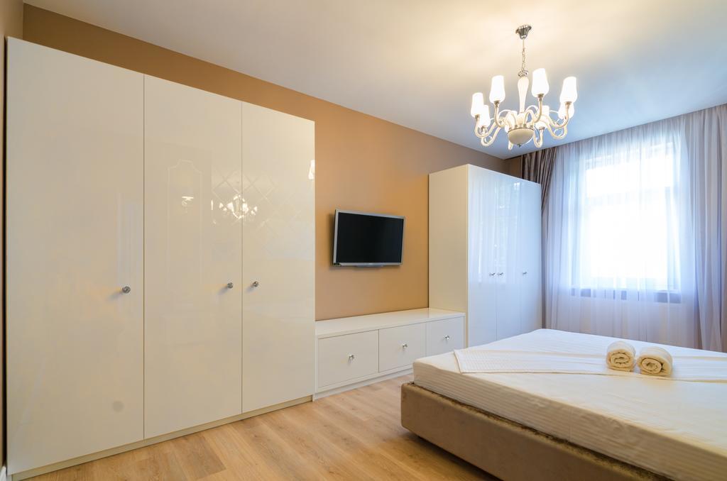 Royal Art-Deco Apartment リヴィウ エクステリア 写真