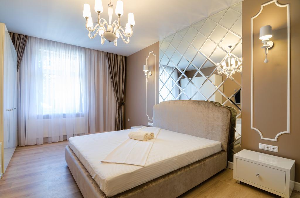 Royal Art-Deco Apartment リヴィウ エクステリア 写真