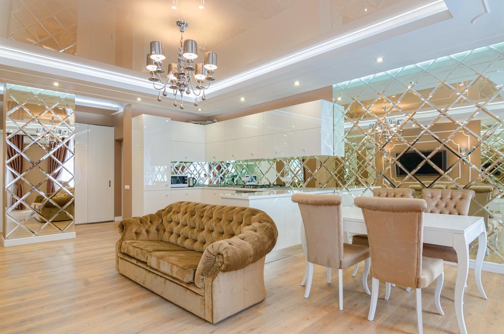 Royal Art-Deco Apartment リヴィウ エクステリア 写真